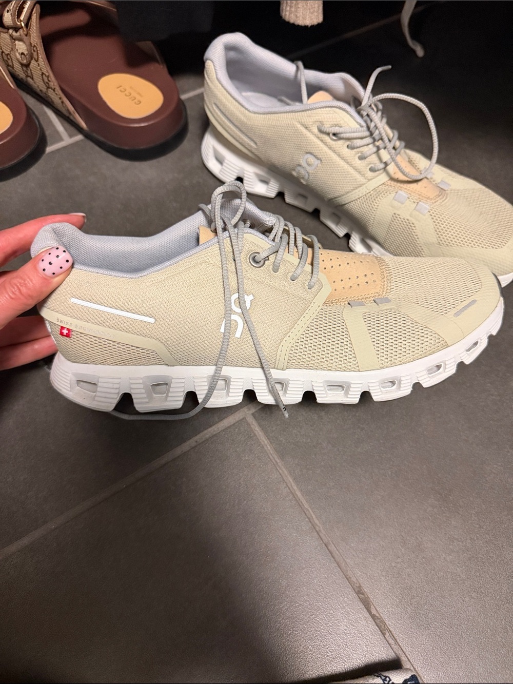 On Running Light Green and Beige Cloud-Style Athletic Sneakers - Picture 4 of 4